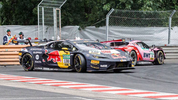 von links: Luca Engstler (GER, Lamborghini, Red Bull Team Abt), Matteo Cairoli (ITA, Ferrari, Emil Frey Racing) nach einem Crash, 05.07.2026, Nürnberg (Deutschland), Motorsport, DTM, Norisring Nürnberg 2026 *** From left: Luca Engstler (GER), Lamborghini, Red Bull Team Abt; Matteo Cairoli (ITA), Ferrari, Emil Frey Racing, after a crash, July 5, 2026, Nuremberg, Germany; Motorsports; DTM; Norisring Nuremberg 2026 xprx