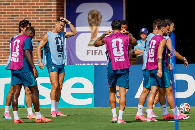 Portugal s Cristiano Ronaldo (3L) in action during the team s training session in Dallas, USA, 5 July 2026. Portugal training session !ACHTUNG: NUR REDAKTIONELLE NUTZUNG!  Copyright: xMariscalx GRAF1515 20260705-55020808380_1