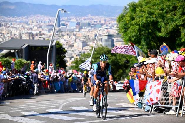 Tour de France 2026 Stage 2 BARCELONA, SPAIN - JULY 05 : Rider of Team Bahrain - Victorious in action during stage 2 of the 113rd edition of Tour de France an UCI World Tour 2.UWT cycling road race stage for Men Elite of 182 km with start in Tarragona and finish in Barcelona on July 5, 2026 in Barcelona, Spain, 05 07 2026 ( Motordriver Kurt Vandenborre - Barcelona Spain  Copyright: xTomasxSiskx