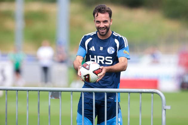 05.07.2026, Fussball, Trainingsauftakt des FC Schalke 04. Kenan Karaman (FC Schalke 04). Gelsenkirchen Trainingsgelände FC Schalke 04 NRW Deutschland xRHR-FOTO YYx *** July 5, 2026, Soccer, FC Schalke 04 s first training session of the season Kenan Karaman FC Schalke 04 Gelsenkirchen FC Schalke 04 training facility North Rhine-Westphalia, Germany xRHR PHOTO YYx Copyright: RHR-FOTOx RHR-FOTO YY