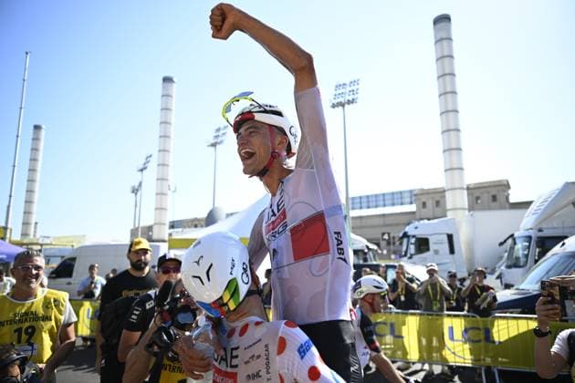 Tour de France 2026 Stage 2 BARCELONA, SPAIN - JULY 05 : Del Toro Isaac (MEX) of UAE Team Emirates XRG celebrating his victory with Pogacar Tadej (SLO) of UAE Team Emirates XRG during stage 2 of the 113rd edition of Tour de France an UCI World Tour 2.UWT cycling road race stage for Men Elite of 182 km with start in Tarragona and finish in Barcelona on July 5, 2026 in Barcelona, Spain, 05 07 2026 Barcelona Spain  Copyright: xJasperxJacobsx