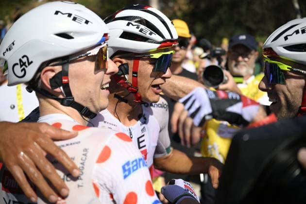 Tour de France 2026 Stage 2 BARCELONA, SPAIN - JULY 05 : Del Toro Isaac (MEX) of UAE Team Emirates XRG celebrating his victory with Pogacar Tadej (SLO) of UAE Team Emirates XRG during stage 2 of the 113rd edition of Tour de France an UCI World Tour 2.UWT cycling road race stage for Men Elite of 182 km with start in Tarragona and finish in Barcelona on July 5, 2026 in Barcelona, Spain, 05 07 2026 Barcelona Spain  Copyright: xJasperxJacobsx