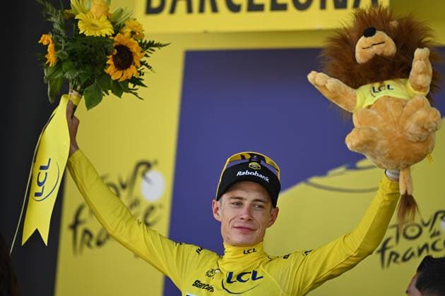 Danish Jonas Vingegaard of Team Visma-Lease a Bike pictured on the podium after the second stage of the 2026 Tour de France cycling race, a stage of 182km from Tarragona to Barcelona, Sunday 05 July 2026. The 113th edition of the Tour de France starts on Saturday 4 July in Barcelona, Spain, and will finish in Paris, France on the 26th of July. DAVIDxPINTENS  x180440434x