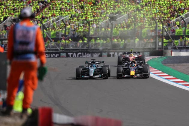 Formula 1 Pirelli British Grand Prix 2026. Lewis Hamilton (GBR), Scuderia Ferrari HP, SF-26, George Russell (GBR), Mercedes-AMG Petronas F1 Team, F1 W17, Max Verstappen (NED), Oracle Red Bull Racing, RB22 during Formula 1 Pirelli British Grand Prix 2026. on July 5., 2026 in Silverstone Circuit, Silverstone, United Kingdom, Zsombor Toth Silverstone Silverstone Circuit West Northamptonshire United Kingdom