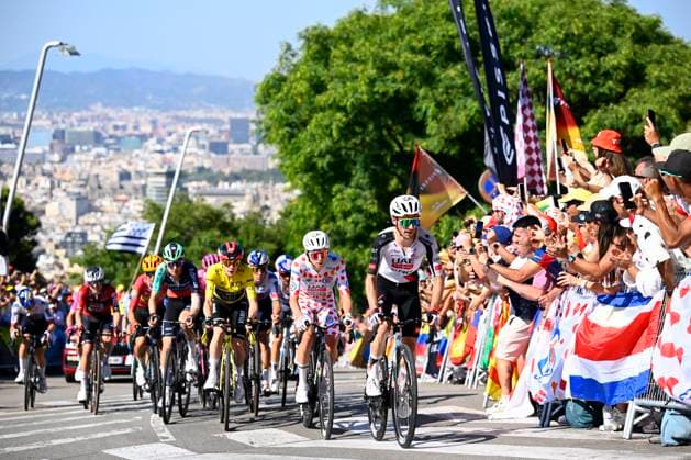 Tour de France 2026 Stage 2 BARCELONA, SPAIN - JULY 05 : Yates Adam (GBR) of UAE Team Emirates XRG leading the escape pack during stage 2 of the 113rd edition of Tour de France an UCI World Tour 2.UWT cycling road race stage for Men Elite of 182 km with start in Tarragona and finish in Barcelona on July 5, 2026 in Barcelona, Spain, 05 07 2026 ( Motordriver Kurt Vandenborre - Barcelona Spain  Copyright: xTomasxSiskx
