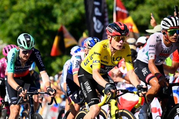 Tour de France 2026 Stage 2 BARCELONA, SPAIN - JULY 05 : Vingegaard Jonas (DEN) of Team Visma Lease a Bike in the escape pack during stage 2 of the 113rd edition of Tour de France an UCI World Tour 2.UWT cycling road race stage for Men Elite of 182 km with start in Tarragona and finish in Barcelona on July 5, 2026 in Barcelona, Spain, 05 07 2026 ( Motordriver Kurt Vandenborre - Barcelona Spain  Copyright: xTomasxSiskx