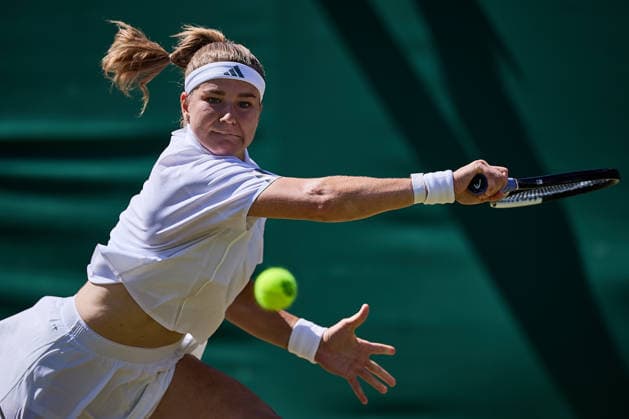 July 5, 2026, London, London, Great Britain: Karolina Muchova of Czech Republic returns with backhand during The Championships Wimbledon , 5.7.2026 in London (All England Lawn Tennis and Croquet Club), Great Britain Tennis 2026: Grand Slam: The Championships Wimbledon: 7th Day: 4th Round: MUCHOVA 7:5 5:7 6:3 KREJCIKOVA  - ZUMAs343 20260705_zsp_s343_150 Copyright: xMathiasxSchulzx