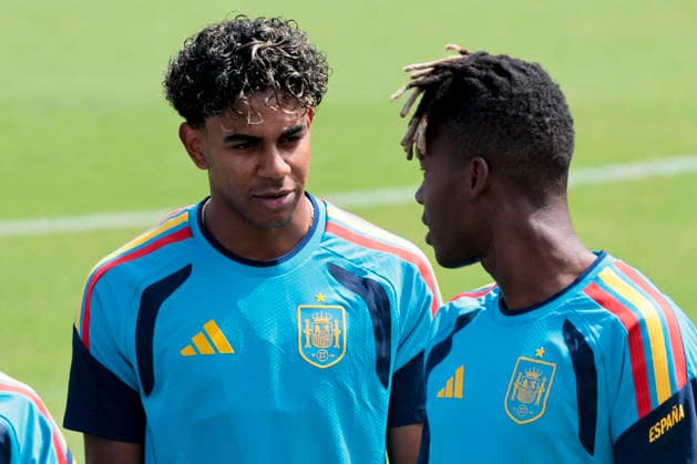Spain s Lamine Yamal (L) and Nico Williams during the team s training session at Cotton Bowl stadium in Dallas, USA, 5 July 2026. Spain will face Portugal in the Round of 16 match at the 2026 FIFA World Cup, WM, Weltmeisterschaft, Fussball in 6 July 2026. Spain training session !ACHTUNG: NUR REDAKTIONELLE NUTZUNG!  Copyright: xLavandeiraxjrx GRAF1573 20260705-55020808836_1