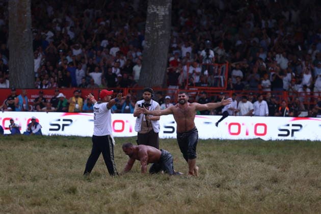 Erkan Tas wins chief wrestler title at 665th Historic Kirkpinar Oil Wrestling Festival EDIRNE, TURKIYE - JULY 5: Erkan Tas celebrates after competing against Feyzullah Akturk in the final to become the chief wrestler during the 665th Historic Kirkpinar Oil Wrestling Festival at the Sarayici Er Meydani wrestling grounds in Edirne, Turkiye, on July 5, 2026. Cihan Demirci Anadolu Edirne Turkey. Editorial use only. Please get in touch for any other usage.  Copyright: x2026xAnadoluxCihanxDemircix