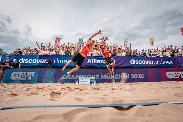 Beachvolleyball Männer Allianz German Beach Tour 2026 Tourstop München 05.07.2026 v.l. Nils Ehlers und Lui Wüst gewinnen das Turnier in München Berlin Funkhaus Beach Berlin Deutschland *** Men s Beach Volleyball: Allianz German Beach Tour 2026, Munich Stop, July 5, 2026; from left: Nils Ehlers and Lui Wüst win the tournament in Munich; Berlin Funkhaus Beach, Berlin, Germany