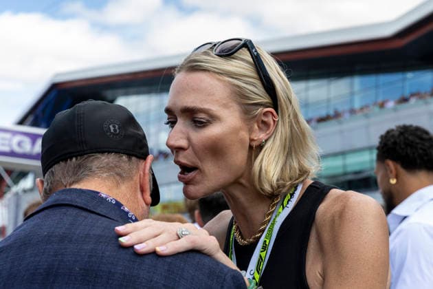 RECORD DATE NOT STATED 5th July 2026; Silverstone Circuit, Northamptonshire, England; FIA Formula 1 2026 British F1 Grand Prix; Race Day; Model Jodie Kidd on the starting grid talks to Nigel Mansell TimxWilliams