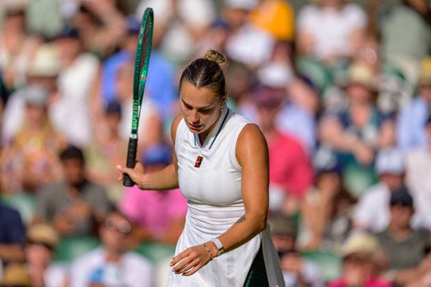 Day Seven: The Championships - Wimbledon 2026 LONDON, ENGLAND JULY 05 - Aryna Sabalenka of Belarus looks dejected during Ladies Single Fourth Round against Naomi Osaka of Japan at The Wimbledon Lawn Tennis Championship at Wimbledon on July 05, 2026 in London, England. (Photo by Keeran Marquis)  Copyright: xKeeranxMarquis Fotoarena SPPx Sportspressphoto_SPR185190