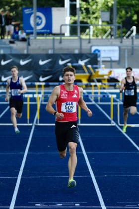 Deutsche Meisterschaften U23 U18; Bochum-Wattenscheid, 05.07.2026 Owe Fischer-Breiholz (Königsteiner LV, HE) gewinnt die 400m Hürden der Männer im U23 Finale deutlich; Deutsche Meisterschaften U23 U18; Bochum-Wattenscheid, 05.07.2026 *** German U23 and U18 Championships, Bochum-Wattenscheid, July 5, 2026: Owe Fischer Breiholz of Königsteiner LV (HE) wins the men’s 400-meter hurdles by a wide margin in the U23 final. German U23 and U18 Championships, Bochum-Wattenscheid, July 5, 2026 Copyright: xBEAUTIFULxSPORTS Piepenstockx