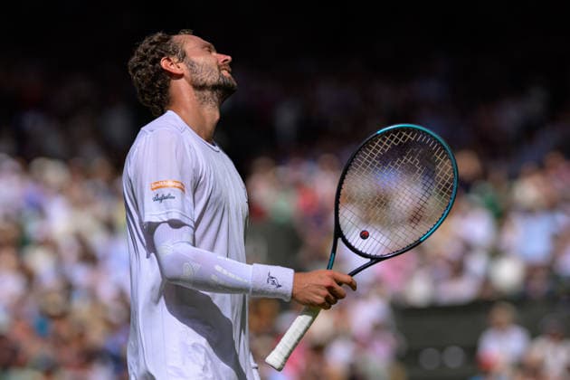 Day Seven: The Championships - Wimbledon 2026 LONDON, ENGLAND JULY 05 - Roman Safiullin of Russia looks dejected during Gentlemen s Single Fourth Round against Novak Djokovic of Serbia at The Wimbledon Lawn Tennis Championship at Wimbledon on July 05, 2026 in London, England. (Photo by Keeran Marquis)  Copyright: xKeeranxMarquis Fotoarena SPPx Sportspressphoto_SPR185279