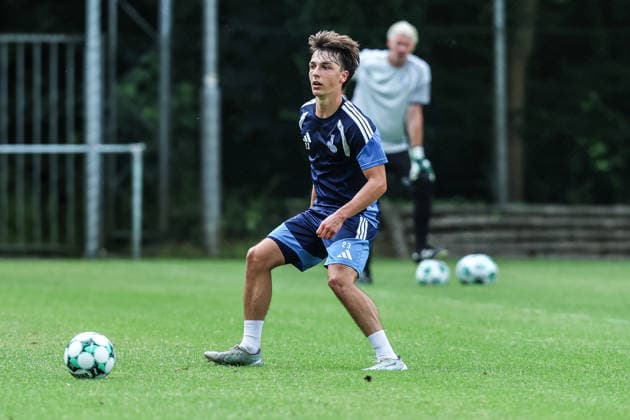 Fussball, 3.Liga Saison 2026 2027 Trainingslager MSV Duisburg Training 05.07.2026, Stadion de Wageningse Berg Simon Symalla (MSV Duisburg, 23) Wageningen Stadion de Wageningse Berg Niederlande *** Sports, Soccer, 3rd Division, 2026–2027 Season, Training Camp, MSV Duisburg, Practice, July 5, 2026, De Wageningse Berg Stadium, Simon Symalla, MSV Duisburg, 23, Wageningen, De Wageningse Berg Stadium, Netherlands