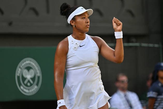 Wimbledon Tennis Championships 2026 - Day 7 LONDON, UNITED KINGDOM - JULY 5: Naomi Osaka of Japan plays in the women s singles fourth round match against Aryna Sabalenka (not seen) during day seven of The Wimbledon Tennis Championships at All England Lawn Tennis and Croquet Club on July 05, 2026 in London, United Kingdom. Ray Tang Anadolu London United Kingdom. Editorial use only. Please get in touch for any other usage.  Copyright: x2026xAnadoluxRayxTangx