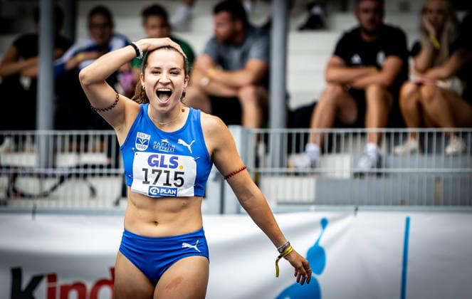 Deutsche Meisterschaften U23 U18; Bochum-Wattenscheid, 05.07.2026 Freut sich über den Deutschen Meistertitel über 100m Hürden der Juniorinnen U23: Rosina Schneider (TV Sulz); Deutsche Meisterschaften U23 U18 am 05.07.2026 im Lohrheidestadion in Bochum-Wattenscheid (Nordrhein-Westfalen). *** German U23 and U18 Championships, Bochum-Wattenscheid, July 5, 2026: Rosina Schneider of TV Sulz celebrates winning the German U23 junior women’s 100-meter hurdles title at the German U23 and U18 Championships on July 5, 2026, at the Lohrheidestadion in Bochum-Wattenscheid North Rhine-Westphalia Copyright: xBEAUTIFULxSPORTS R.xSchmittx