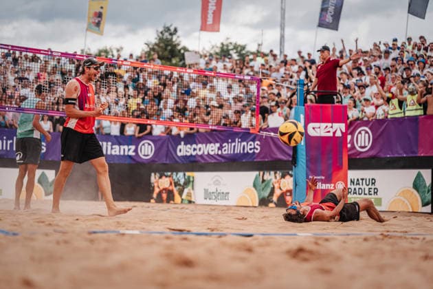 Beachvolleyball Männer Allianz German Beach Tour 2026 Tourstop München 05.07.2026 v.l. Nils Ehlers und Lui Wüst jubeln nach dem Sieg im Finale München Zentraler Hochschulsport: Beach- Bayern Deutschland *** Men s Beach Volleyball: Allianz German Beach Tour 2026, Munich Stop, July 5, 2026. From left: Nils Ehlers and Lui Wüst celebrate after winning the final. Munich Central University Sports, Beach, Bavaria, Germany