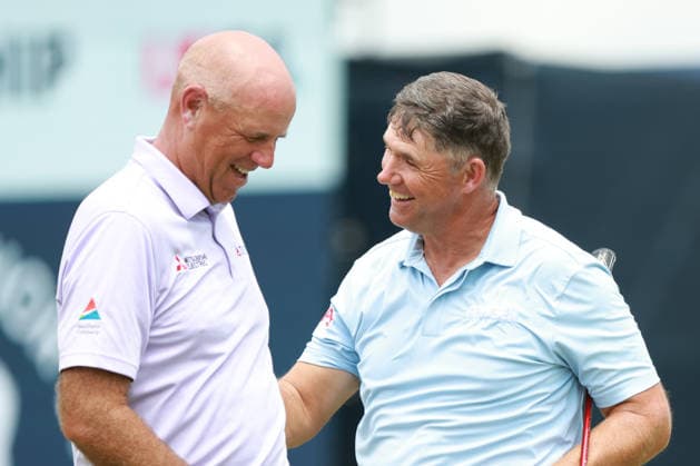U.S. Senior Open Championship 2026 COLUMBUS, OHIO - JULY 5: Padraig Harrington of Ireland shakes hands with Stewart Cink of the United States after completing the final round of the U.S. Senior Open Championship 2026 at Scioto Country Club in Columbus, Ohio, USA Sunday, July 5, 2026. Columbus Ohio United States  Copyright: xJorgexLemusx originalFilename:lemus-ussenior260705_npxnq.jpg