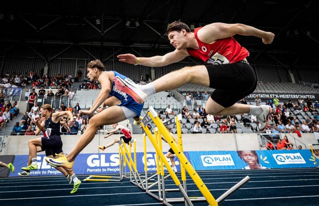 Deutsche Meisterschaften U23 U18; Bochum-Wattenscheid, 05.07.2026 Impression: Dramatik im 110m-Hürden-Finale der Junioren U23, im Vordergrund ist Maris Buß (Dresdner SC 1898) zu sehen; Deutsche Meisterschaften U23 U18 am 05.07.2026 im Lohrheidestadion in Bochum-Wattenscheid (Nordrhein-Westfalen). *** German U23 and U18 Championships, Bochum-Wattenscheid, July 5, 2026: A dramatic moment in the U23 junior men’s 110-meter hurdles final; with Maris Buß of Dresdner SC 1898 in the foreground. The German U23 and U18 Championships took place on July 5, 2026, at the Lohrheidestadion in Bochum-Wattenscheid, North Rhine-Westphalia. Copyright: xBEAUTIFULxSPORTS R.xSchmittx