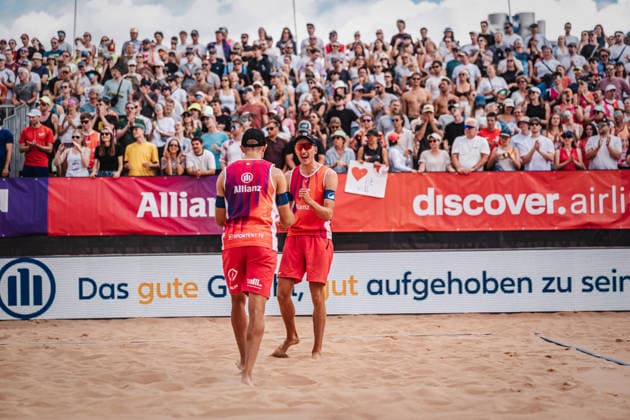 Beachvolleyball Männer Allianz German Beach Tour 2026 Tourstop München 05.07.2026 v.l. Tilo Rietschel und Momme Lorenz jubeln München Zentraler Hochschulsport: Beach- Bayern Deutschland *** Men s Beach Volleyball: Allianz German Beach Tour 2026, Munich Stop, July 5, 2026; from left: Tilo Rietschel and Momme Lorenz celebrate; Munich Central University Sports, Beach, Bavaria, Germany