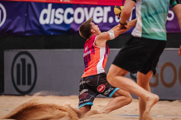 Beachvolleyball Männer Allianz German Beach Tour 2026 Tourstop München 05.07.2026 Luis Kubo spielt den Ball München Zentraler Hochschulsport: Beach- Bayern Deutschland *** Men s Beach Volleyball: Allianz German Beach Tour 2026, Munich Stop, July 5, 2026; Luis Kubo hits the ball; Munich Central University Sports; Beach; Bavaria; Germany