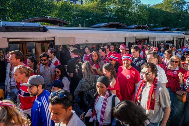 World Cup 2026: Brazil - Norway Oslo 20260705. People enter a subway car before the World Cup match between Brazil and Norway on Sunday evening. Photo: Javad Parsa NTB Oslo Norway EDITORIAL USE ONLY. RESTRICTED USE FOR BETTING COMPANIES Ref:_SPOhztklxt05-k.jpg *** 2026 World Cup Brazil Norway Oslo July 5, 2026 People board a subway car before the World Cup match between Brazil and Norway on Sunday evening. Photo by Javad Parsa, NTB, Oslo, Norway. EDITORIAL USE ONLY. RESTRICTED USE FOR BETTING COMPANIES.  Copyright: xJavadxParsax xNTBx
