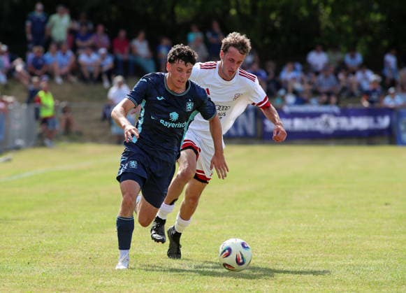 Fussball, Herren, Saison 2026 2027, TSV Moorenweis - TSV 1860 München, Testspiel, Vorbereitung Rron Gosalci (TSV 1860 München) mit Ball im Angriff *** Soccer, Men s, 2026–2027 Season, TSV Moorenweis vs. TSV 1860 Munich, Friendly Match, Preseason: Rron Gosalci of TSV 1860 Munich with the ball on the attack