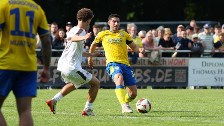 FT Braunschweig vs. Eintracht BS, Testspiel Braunschweig, 05.07.2026, Fußball, Herren, Saison 2026 27, Freie Turnen Braunschweig vs Eintracht Braunschweig, Testspiel, Robin Heußer (Eintracht Braunschweig) Niedersachsen Deutschland *** FT Braunschweig vs. Eintracht BS, Friendly Match in Braunschweig, July 5, 2026, Soccer, Men s, 2026–27 season, Freie Turnen Braunschweig vs. Eintracht Braunschweig, Friendly Match, Robin Heußer, Eintracht Braunschweig, Lower Saxony, Germany