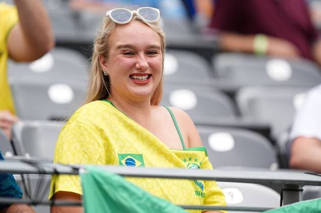 Brazil fan in the stands Brazil v Norway, 2026 FIFA World Cup, WM, Weltmeisterschaft, Fussball Round of 16, Football, New York New Jersey Stadium, East Rutherford, New Jersey, USA - 05 Jul 2026East Rutherford New York New Jersey Stadium New Jersey (NJ) United States of America  Copyright: xMichaelxZemanek Shutterstockx 16975597c