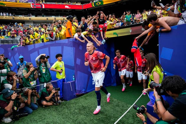 Fotball-VM 2026: Brasil - Norge East Rutherford, New Jersey , USA 20260705. Norges Erling Braut Haaland for 8-delsfinalen mellom Brasil og Norge under fotball-VM 2026 pa New Jersey stadion. Foto: Fredrik Varfjell NTB East Rutherford, New Jersey USA EDITORIAL USE ONLY. RESTRICTED USE FOR BETTING COMPANIES Ref:_SPO0oBQi-Eiffg.jpg *** 2026 FIFA World Cup Brazil Norway East Rutherford, New Jersey, USA 20260705 Norway’s Erling Braut Haaland during the quarterfinal match between Brazil and Norway at the 2026 FIFA World Cup at New Jersey Stadium. Photo: Fredrik Varfjell, NTB East Rutherford, New Jersey, USA EDITORIAL USE ONLY RESTRICTED USE FOR BETTING COMPANIES  Copyright: xFredrikxVarfjellx xNTBx