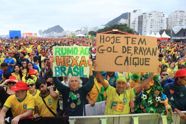 Brazil vs Norway, Copacabana Arena, Rio de RIO DE JANEIRO, RJ - 05.07.2026: BRAZIL VS NORWAY, COPACABANA ARENA, RIO DE - Fans watch the Brazil vs. Norway match in the Round of 16 at the arena set up on Copacabana Beach in Rio de Janeiro, RJ. (Photo: Luiz Gomes Fotoarena) x2979960x  LuizxGomes