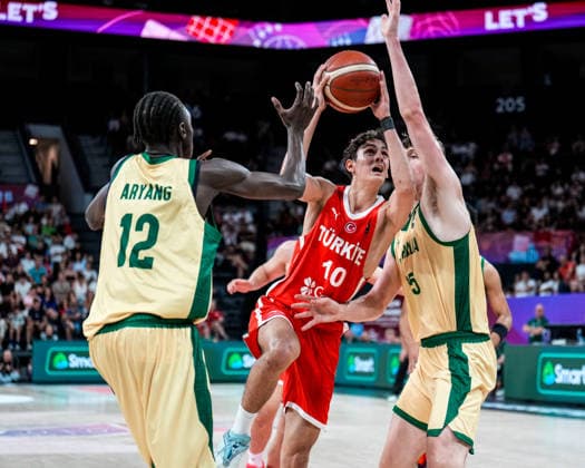 Australia v Turkiye - FIBA U17, U 17 Basketball World Cup 2026 Omer Kutluay of Turkey is challenged by Alex Mabbott and John Aryang of Australia during the FIBA U17 Basketball World Cup third place game between Turkey and Australia at BDC Main Venue on July 5, 2026, in Istanbul, Turkey. Istanbul Istanbul Turkey  Copyright: xYagizxGurtugx originalFilename:gurtug-trkiyeva260705_npSTO.jpg