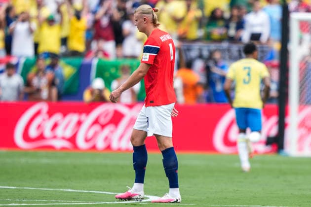 Fotball-VM 2026: Brasil - Norge East Rutherford, New Jersey , USA 20260705. Norges Erling Braut Haaland under 8-delsfinalen mellom Brasil og Norge under fotball-VM 2026 pa New Jersey stadion. Foto: Fredrik Varfjell NTB East Rutherford, New Jersey USA EDITORIAL USE ONLY. RESTRICTED USE FOR BETTING COMPANIES Ref:_SPO04eaSdYV_WI.jpg *** 2026 FIFA World Cup Brazil Norway East Rutherford, New Jersey, USA 20260705 Norway’s Erling Braut Haaland during the Round of 16 match between Brazil and Norway at the 2026 FIFA World Cup at New Jersey Stadium. Photo: Fredrik Varfjell, NTB East Rutherford, New Jersey, USA EDITORIAL USE ONLY RESTRICTED USE FOR BETTING COMPANIES  Copyright: xFredrikxVarfjellx xNTBx