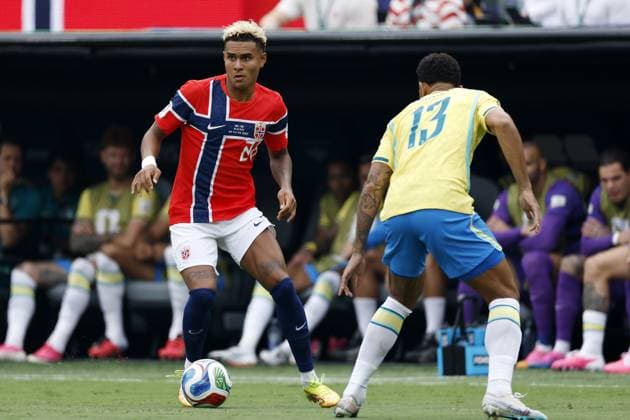 EAST RUTHERFORD, NEW JERSEY - (LR) Julian Ryerson of Norway, Danilo of Brazil during the 2026 FIFA World Cup, WM, Weltmeisterschaft, Fussball round of 16 match between Brazil and Norway at Metlife Stadium on July 5, 2026, in East Rutherford, New Jersey, United States. MAURICE VAN STEEN ANP FIFA World Cup 2026 - round of 16 2026 xVIxANPxSportx xMauricexvanxSteenxIVx 562889729 originalFilename: 562889729.jpg