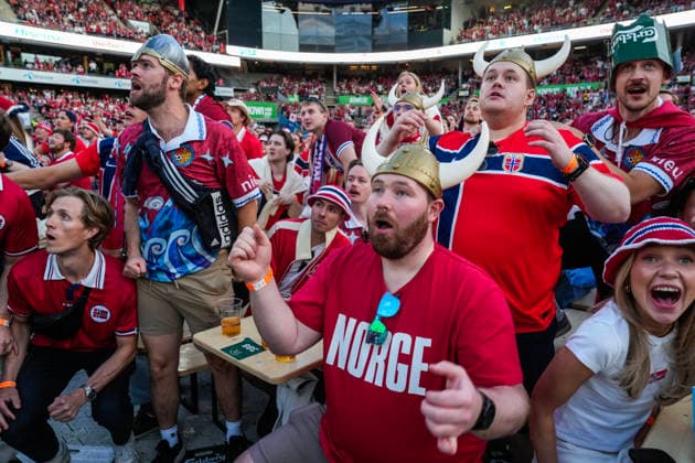 World Cup 2026: Brazil - Norway Oslo 20260705. Audiences watch the World Cup match between Brazil and Norway shown on a big screen at Ullevaal Stadium in Oslo on Sunday evening. Photo: Javad Parsa NTB undefined Oslo Norway EDITORIAL USE ONLY. RESTRICTED USE FOR BETTING COMPANIES Ref:_SPO_HAVmx8qnzs.jpg *** 2026 World Cup Brazil Norway Oslo July 5, 2026 Spectators watch the World Cup match between Brazil and Norway shown on a big screen at Ullevaal Stadium in Oslo on Sunday evening. Photo by Javad Parsa, NTB. undefined Oslo, Norway. EDITORIAL USE ONLY. RESTRICTED USE FOR BETTING COMPANIES  Copyright: xJavadxParsax xNTBx