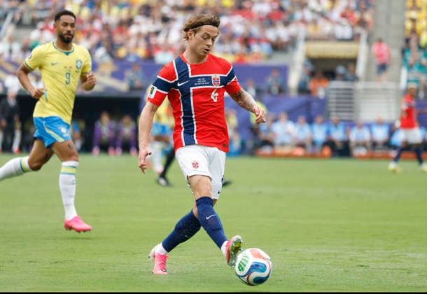 Norway s Patrick Berg takes a shot on goal against Brazil in the first half of a Round of 16 FIFA World Cup, WM, Weltmeisterschaft, Fussball match at New York New Jersey Stadium in East Rutherford, New Jersey, on Sunday, July 5, 2026. Norway was called offside on the play.  NYP20260705902 JOHNxANGELILLO