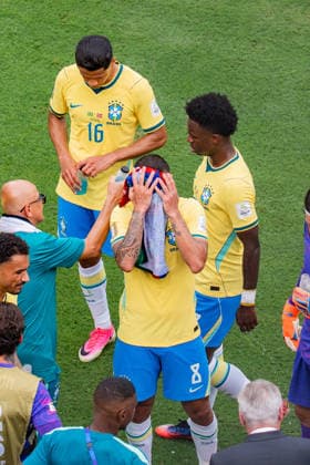 FIFA Fussball Weltmeisterschaft 2026, Achtelfinale, Brasilien vs. Norwegen, 05.07.2026, New Jersey Stadion Powerade Hydration Break Trinkpause Alisson Bruno Danilo Douglas Santos Gabriel Martinelli Gabriel Casemiro *** 2026 FIFA World Cup, Round of 16, Brazil vs. Norway, July 5, 2026, New Jersey Stadium, Powerade Hydration Break, Alisson, Bruno, Danilo, Douglas Santos, Gabriel, Martinelli, Gabriel Casemiro Copyright: xBahhoxKarax
