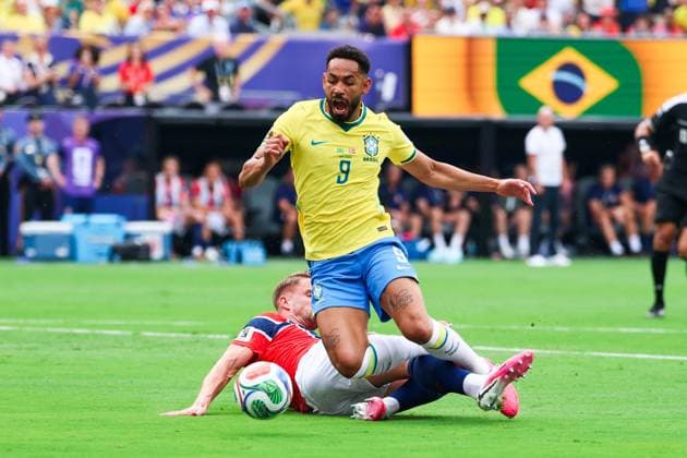 RECORD DATE NOT STATED FIFA World Cup, WM, Weltmeisterschaft, Fussball 2026 - Round of 16 - Brazil v Norway Matheus Cunha player of Brazil and Kristoffer Ajer player of Norway during the Round of 16 match between Brazil and Norway at the FIFA World Cup, at New York New Jersey Stadium, in East Rutherford, United States, on Sunday, July 05, 2026.(Foto: William Volcov Brazil Photo Press IMAGO) Sports East Rutherford NJ United States Copyright: xWILLIAMxVOLCOVx