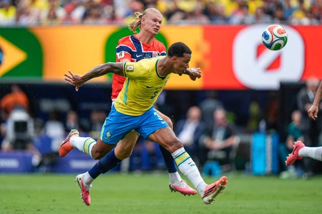 World Cup 2026: Brazil - Norway East Rutherford, New Jersey , USA 20260705. Norway s Erling Braut Haaland and Brazil s Gabriel Magalhaes during the round of 16 match between Brazil and Norway during the 2026 FIFA World Cup, WM, Weltmeisterschaft, Fussball at the New Jersey Stadium. Photo: Terje Pedersen NTB East Rutherford, New Jersey United States EDITORIAL USE ONLY. RESTRICTED USE FOR BETTING COMPANIES Ref:_SPOnAGD4W4jPwg.jpg *** 2026 World Cup: Brazil vs. Norway, East Rutherford, New Jersey, USA 20260705 Norway’s Erling Braut Haaland and Brazil’s Gabriel Magalhães during the Round of 16 match between Brazil and Norway at the 2026 FIFA World Cup at New Jersey Stadium. Photo: Terje Pedersen, NTB, East Rutherford, New Jersey, United States. EDITORIAL USE ONLY. RESTRICTED USE FOR BETTING COMPANIES  Copyright: xTerjexPedersenx xNTBx