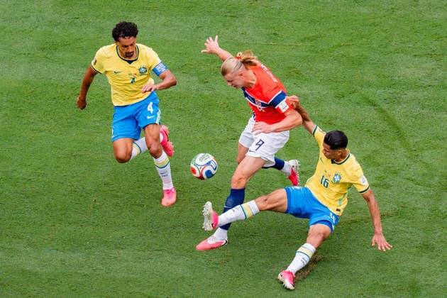 FIFA Fussball Weltmeisterschaft 2026, Achtelfinale, Brasilien vs. Norwegen, 05.07.2026, New Jersey Stadion Marquinhos Douglas Santos Erling Haaland *** 2026 FIFA World Cup, Round of 16, Brazil vs. Norway, July 5, 2026, New Jersey Stadium, Marquinhos, Douglas Santos, Erling Haaland Copyright: xBahhoxKarax