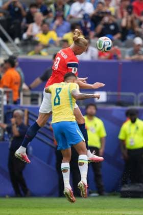 Erling Haaland of Norway and Bruno Guimaraes of Brazil Brazil v Norway, 2026 FIFA World Cup, WM, Weltmeisterschaft, Fussball Round of 16, Football, New York New Jersey Stadium, East Rutherford, New Jersey, USA - 05 Jul 2026East Rutherford New York New Jersey Stadium New Jersey (NJ) United States of America  Copyright: xIsmaelxAdnan Shutterstockx 16975597ce