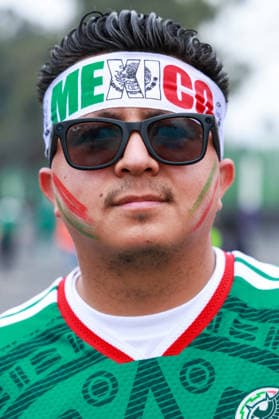 MEXICO CITY, MEXICO - JULY 5: Portrait of a Mexico fan before the FIFA World Cup, WM, Weltmeisterschaft, Fussball 2026 Round Of 16 match between Mexico and England at Mexico City Stadium on July 5, 2026 in Mexico City, Mexico.  Copyright: xMBxMediax