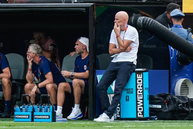 Fotball-VM 2026: Brasil - Norge East Rutherford, New Jersey , USA 20260705. Norges lanslagssjef Stale Solbakken under 8-delsfinalen mellom Brasil og Norge under fotball-VM 2026 pa New Jersey stadion. Foto: Terje Pedersen NTB East Rutherford, New Jersey USA EDITORIAL USE ONLY. RESTRICTED USE FOR BETTING COMPANIES Ref:_SPOpuOmLZla04M.jpg *** 2026 FIFA World Cup Brazil Norway East Rutherford, New Jersey, USA 20260705 Norway’s national team coach Stale Solbakken during the Round of 16 match between Brazil and Norway at the 2026 FIFA World Cup at New Jersey Stadium. Photo: Terje Pedersen, NTB, East Rutherford, New Jersey, USA EDITORIAL USE ONLY RESTRICTED USE FOR BETTING COMPANIES  Copyright: xTerjexPedersenx xNTBx
