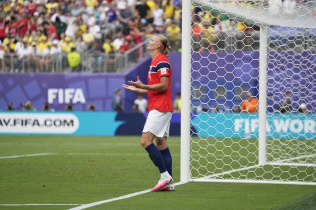 Fotball-VM 2026: Brasil - Norge East Rutherford, New Jersey , USA 20260705. Norges Erling Braut Haaland under 8-delsfinalen mellom Brasil og Norge under fotball-VM 2026 pa New Jersey stadion. Foto: Fredrik Varfjell NTB East Rutherford, New Jersey USA EDITORIAL USE ONLY. RESTRICTED USE FOR BETTING COMPANIES Ref:_SPOyYU82pWkuoE.jpg *** 2026 FIFA World Cup Brazil Norway East Rutherford, New Jersey, USA 20260705 Norway’s Erling Braut Haaland during the Round of 16 match between Brazil and Norway at the 2026 FIFA World Cup at New Jersey Stadium. Photo: Fredrik Varfjell, NTB East Rutherford, New Jersey, USA EDITORIAL USE ONLY RESTRICTED USE FOR BETTING COMPANIES  Copyright: xFredrikxVarfjellx xNTBx