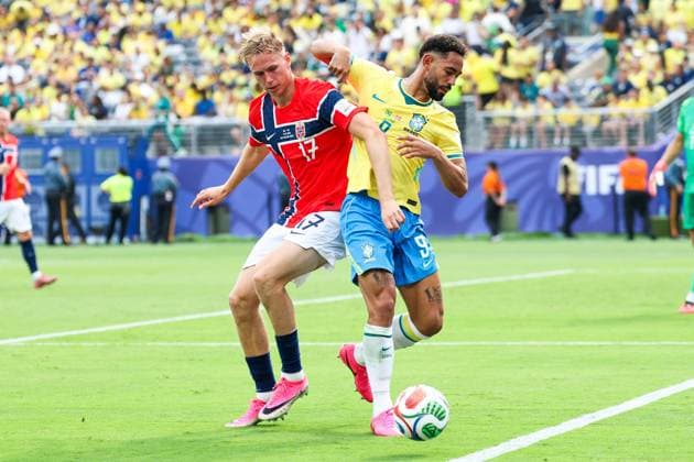 RECORD DATE NOT STATED FIFA World Cup, WM, Weltmeisterschaft, Fussball 2026 - Round of 16 - Brazil v Norway Matheus Cunha player of Brazil and Torbjorn Heggem player of Norway during the Round of 16 match between Brazil and Norway at the FIFA World Cup, at New York New Jersey Stadium, in East Rutherford, United States, on Sunday, July 05, 2026.(Foto: Vanessa Carvalho Brazil Photo Press IMAGO) Sports Copyright: xVanessaxCarvalhox