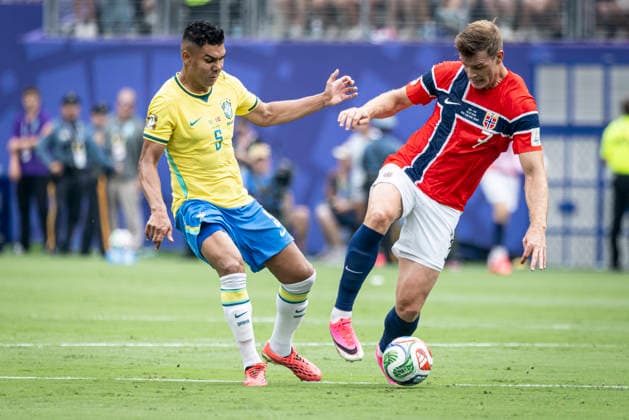 FOOTBALL : Brazil vs Norway FIFA World Cup, WM, Weltmeisterschaft, Fussball 2026. New York New Jersey Stadium (MetLife Stadium), East Rutherford, New Jersey, United States. 05 07 2026. Alexander Sorloth 7 (Norway) Casemiro 5 (Brazil) the FIFA World Cup 2026 Round of 16 match between Brazil and Norway at New York New Jersey Stadium (MetLife Stadium), East Rutherford, New Jersey, USA, on July 5, 2026.  Copyright: xx