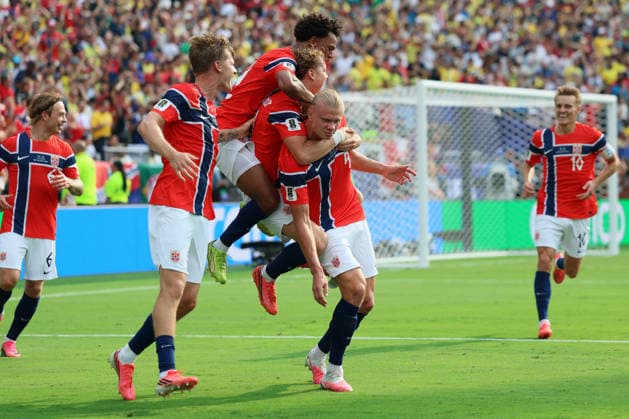 Brazil v Norway: Round of 16 - FIFA World Cup, WM, Weltmeisterschaft, Fussball 2026 David Moller Wolfe, Oscar Bobb, Andreas Schjelderup and Erling Haaland of Norway celebrate 1st goal during the FIFA World Cup 2026 Round Of 16 match between Brazil and Norway at New York New Jersey Stadium on July 5, 2026 in East Rutherford, New Jersey. East Rutherford New York New Jersey Stadium NJ United States Copyright: xAllstarxPicturexLibraryxLtdx