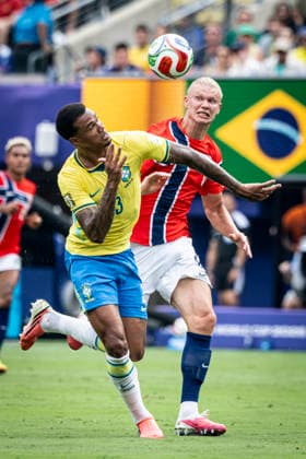 FOOTBALL : Brazil vs Norway FIFA World Cup, WM, Weltmeisterschaft, Fussball 2026. New York New Jersey Stadium (MetLife Stadium), East Rutherford, New Jersey, United States. 05 07 2026. Erling Haaland 9 (Norway) Gabriel Magalhaes 3 (Brazil) the FIFA World Cup 2026 Round of 16 match between Brazil and Norway at New York New Jersey Stadium (MetLife Stadium), East Rutherford, New Jersey, USA, on July 5, 2026.  Copyright: xx