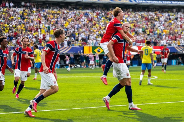 260705 Andreas Schjelderup and Erling Braut Haaland of Norway celebrate 0-1 during the FIFA World Cup, WM, Weltmeisterschaft, Fussball 2026 round of 16 football match between Brazil and Norway on July 5, 2026 in New Jersey. Photo: Jon Olav Nesvold BILDBYRAN COP 217 VG0982 bbeng fotboll football soccer fotball vm fotbolls-vm fotball-vm fotbolls-vm 2026 fifa world cup 2026 new york 8-delsfinale round of 16 brasilien brazil brasil norge norway celebration jubel *** July 5, 2026: Andreas Schjelderup and Erling Braut Haaland of Norway celebrate the 0–1 score during the FIFA World Cup 2026 Round of 16 soccer match between Brazil and Norway on July 5, 2026 in New Jersey. Photo by Jon Olav Nesvold. BILDBYRAN COP 217 VG0982 bbeng soccer football fotball World Cup 2026 FIFA World Cup 2026 New York 8 round of 16 Brazil Norway celebration jubilation  Copyright: JONxOLAVxNESVOLD BB260705JE089